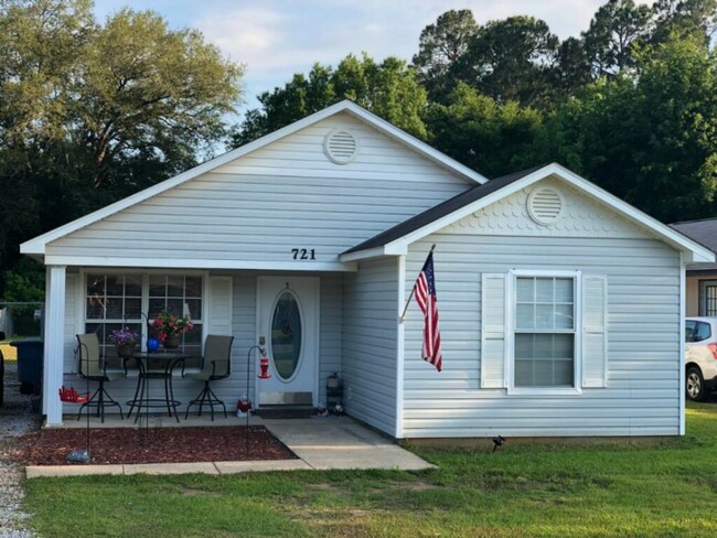 property at 721 E 24th Ave