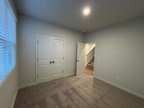 5423 Aurora Trl, Unit 08-801 in Flowery Branch, GA - Building Photo - Building Photo