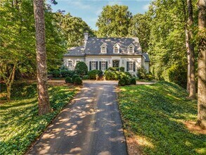 4224 E Conway Dr NW in Atlanta, GA - Building Photo - Building Photo