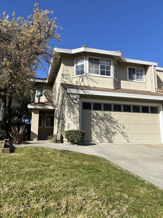 5218 Pebble Glen Dr in Concord, CA - Building Photo