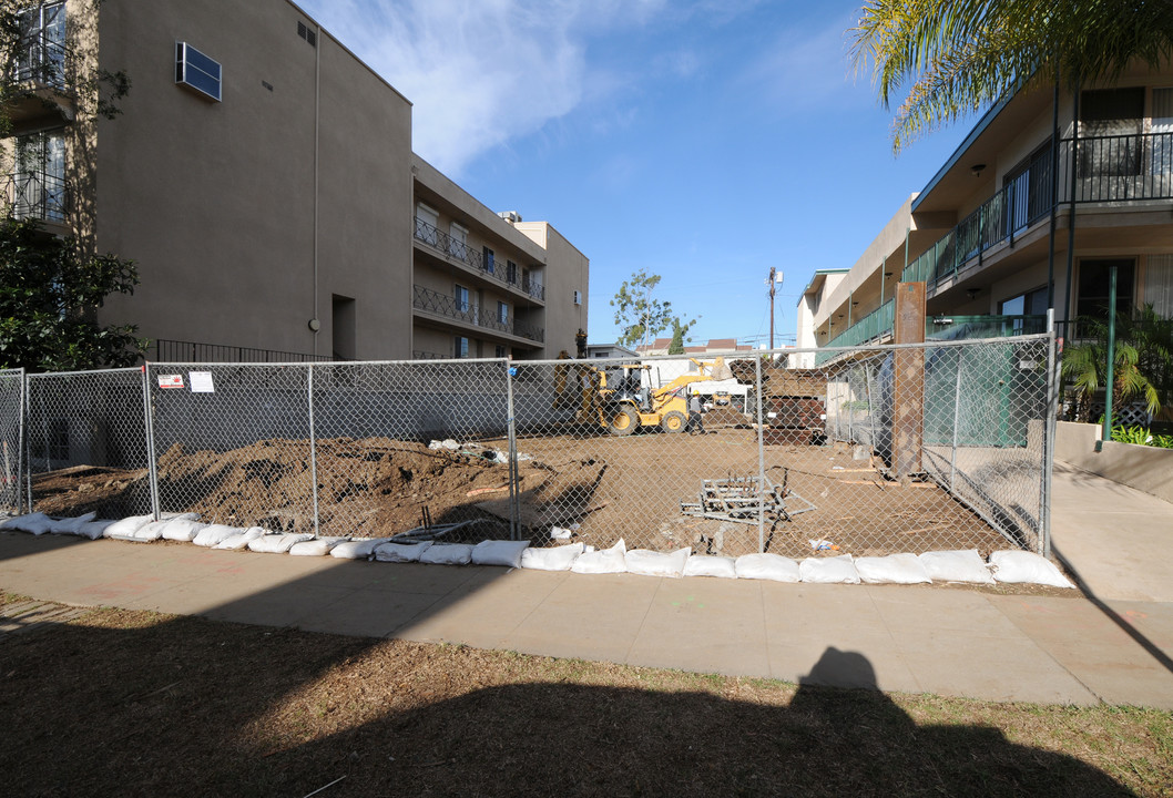 11715 Goshen Ave in Los Angeles, CA - Building Photo