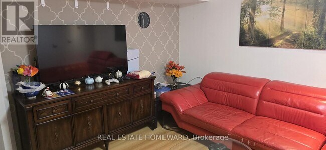 30 Marchington Cir in Toronto, ON - Building Photo - Building Photo