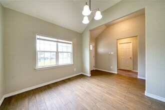 319 Dreamland Ave in Crosby, TX - Building Photo - Building Photo