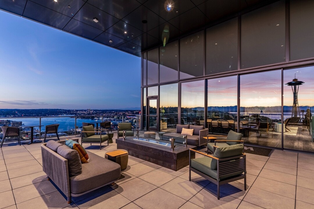 The Waverly in Seattle, WA - Building Photo