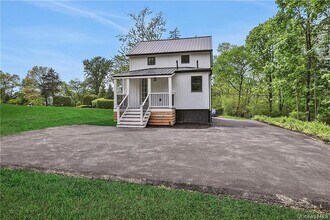 386 Lakeside Rd in Newburgh, NY - Building Photo - Building Photo
