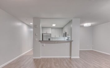 650 Chestnut St in San Francisco, CA - Foto de edificio - Building Photo