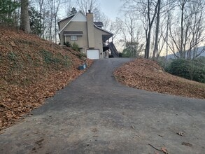 160 Turkey Hollow Ct in Waynesville, NC - Building Photo - Building Photo