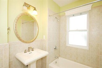 111 Fayerweather St in Cambridge, MA - Building Photo - Building Photo