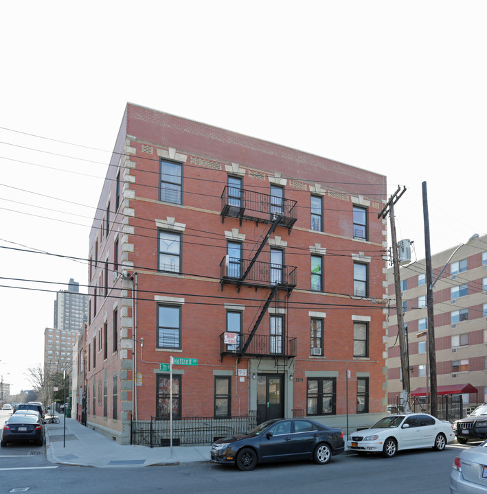 3514 Holland in Bronx, NY - Building Photo