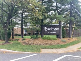 1307 Cricket Ln in Woodbridge Township, NJ - Building Photo