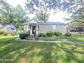 136 Pine Rd in Norris, TN - Building Photo