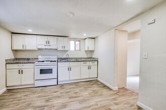 422 Francis St in El Paso, TX - Building Photo - Building Photo