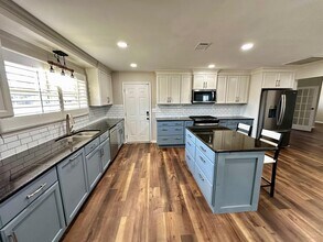 2208 Smallwood Dr in Navarre, FL - Building Photo - Building Photo