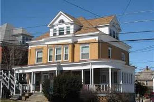 property at 507 S Center St