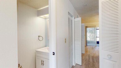 6710 121st Ave N in Largo, FL - Building Photo - Building Photo