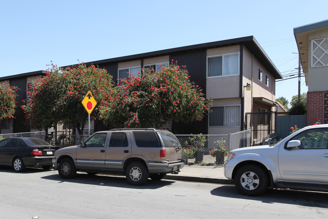 3282 Rolison Rd in Redwood City, CA - Building Photo