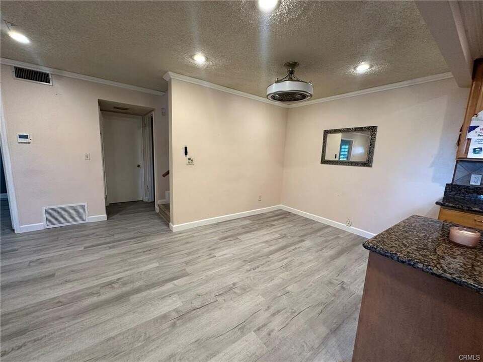 18512 Mayall St in Los Angeles, CA - Building Photo