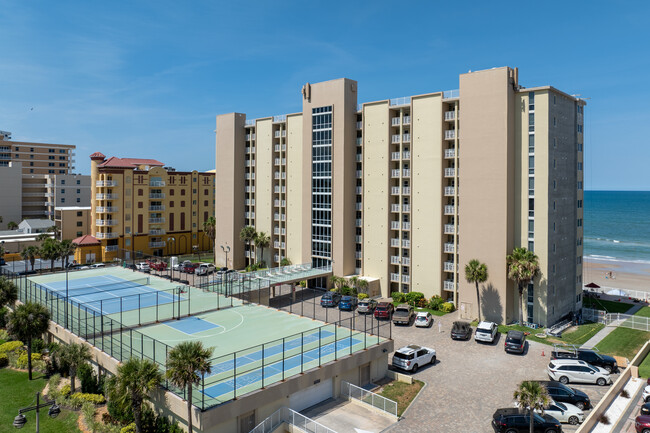 Shores Club Condominium in Daytona Beach Shores, FL - Building Photo - Building Photo