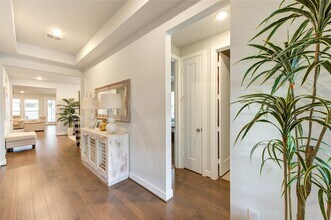 9210 Lair Cove Dr in Cypress, TX - Foto de edificio - Building Photo