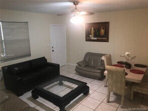 133 NW 57th St-Unit -1 in Miami, FL - Building Photo - Building Photo