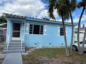 75 E 13th St in Hialeah, FL - Building Photo