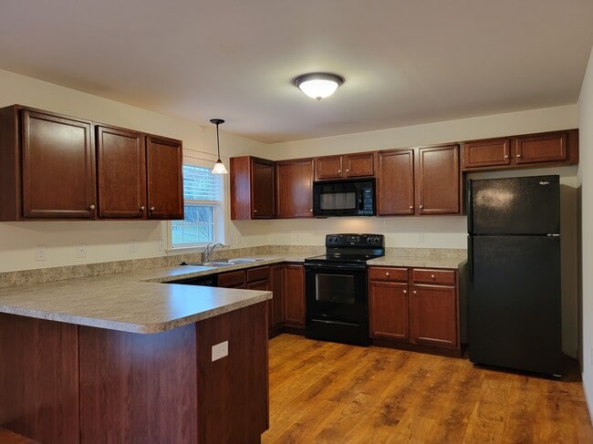 647 Winding Ln in Harrisburg, PA - Building Photo - Building Photo