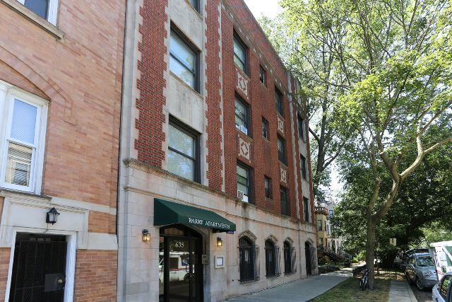 640 W Barry in Chicago, IL - Building Photo