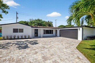 714 SW 25th Ave in Boynton Beach, FL - Building Photo - Building Photo