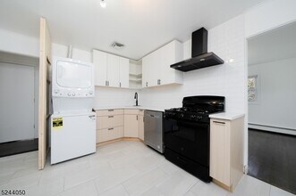 3 Diane Ct in New Providence, NJ - Building Photo - Building Photo