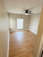 2022 Bono Rd in New Albany, IN - Foto de edificio - Building Photo