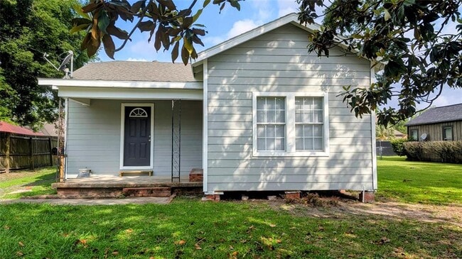 property at 6757 Washington St