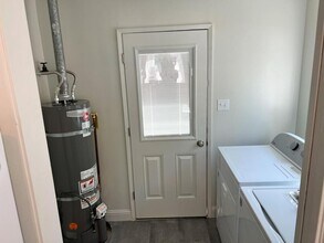 3208 B St in Sacramento, CA - Building Photo - Building Photo