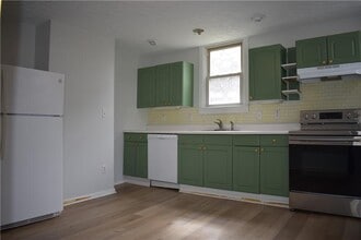 111 Dewey St in Etna, PA - Building Photo - Building Photo