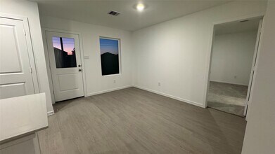 9343 Speckled Trout Dr in Baytown, TX - Building Photo - Building Photo