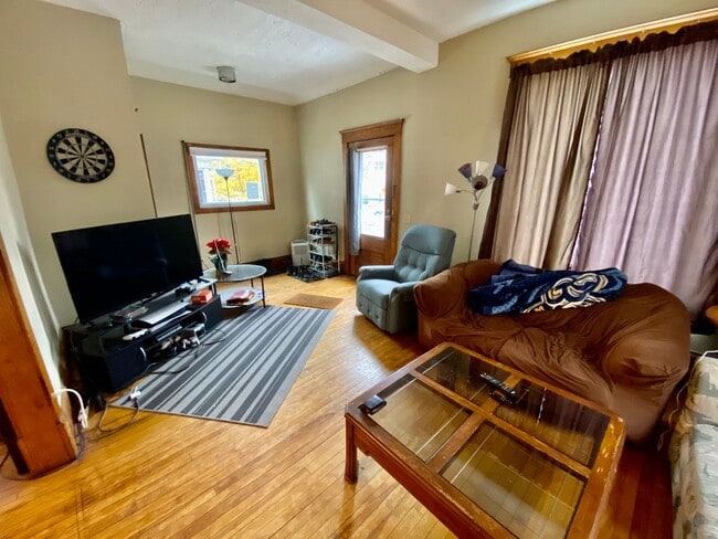 property at 1090 15th Ave SE