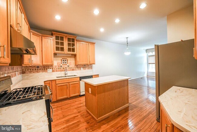7683 Henry Knox Dr in Lorton, VA - Building Photo - Building Photo