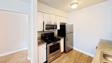 Sunrise Apartments in Clovis, CA - Foto de edificio - Building Photo