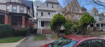 807 Monroe Ave in Scranton, PA - Building Photo
