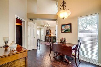 18016 Whispering Gables Ln in Dallas, TX - Building Photo - Building Photo