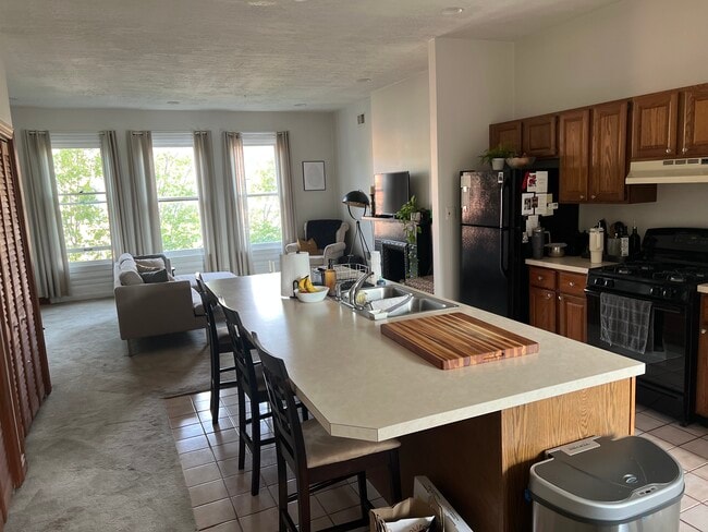1217 Buena Vista St, Unit Apt 3