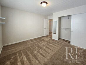 2537 SW Siskin Cir in Port Orchard, WA - Building Photo - Building Photo