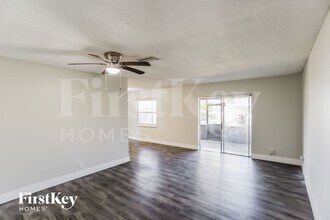 7801 SW 6th Ct in North Lauderdale, FL - Building Photo - Building Photo