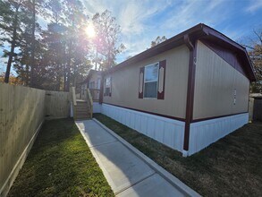 9 Ridgeway Dr in Conroe, TX - Building Photo - Building Photo