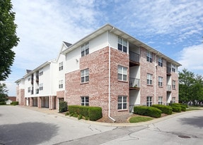 Standing Bear Lake Apartments