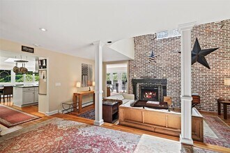 22 Little Town Ln in Bedford, NY - Building Photo - Building Photo