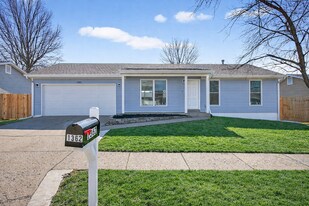 1362 Half Moon Dr in O'Fallon, MO - Building Photo