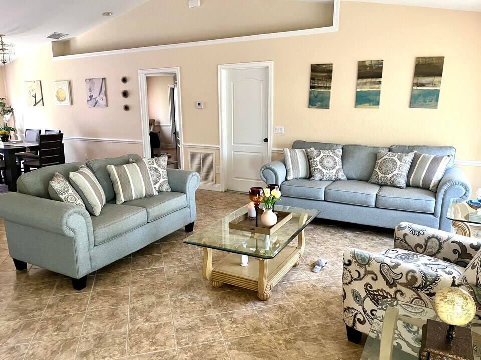 8555 102nd Ave in Vero Beach, FL - Building Photo