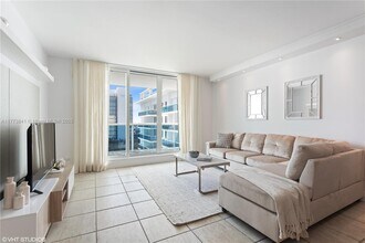 2301 Collins Ave, Unit # 1502 in Miami Beach, FL - Building Photo - Building Photo