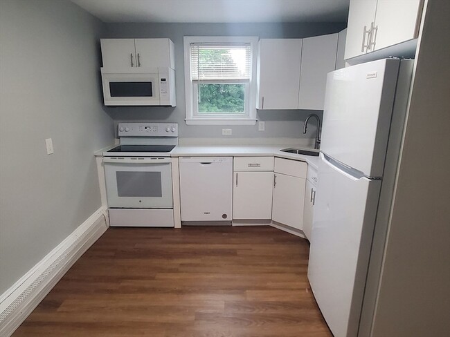 433 Sea St, Unit 6 in Quincy, MA - Building Photo - Building Photo