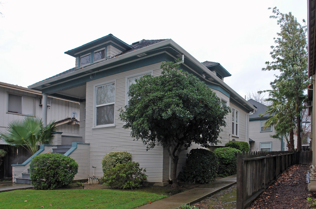 2615 U St in Sacramento, CA - Foto de edificio
